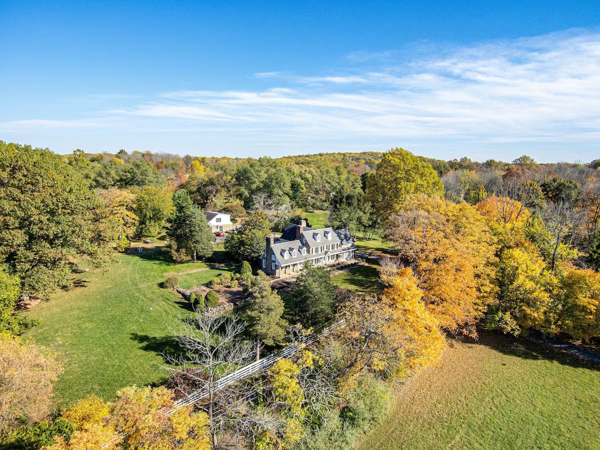 Chimney Hill Estate Inn - 1